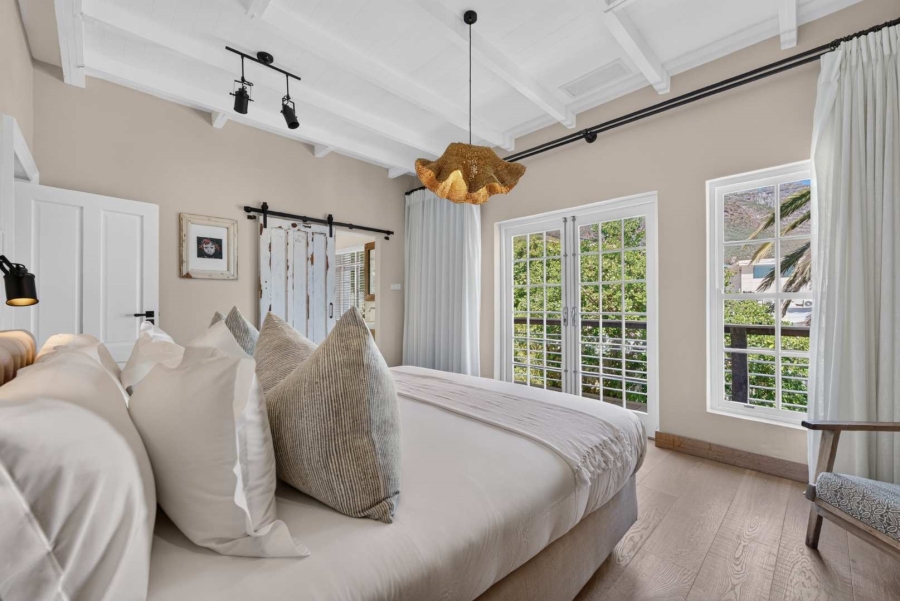 6 Bedroom Property for Sale in Camps Bay Western Cape